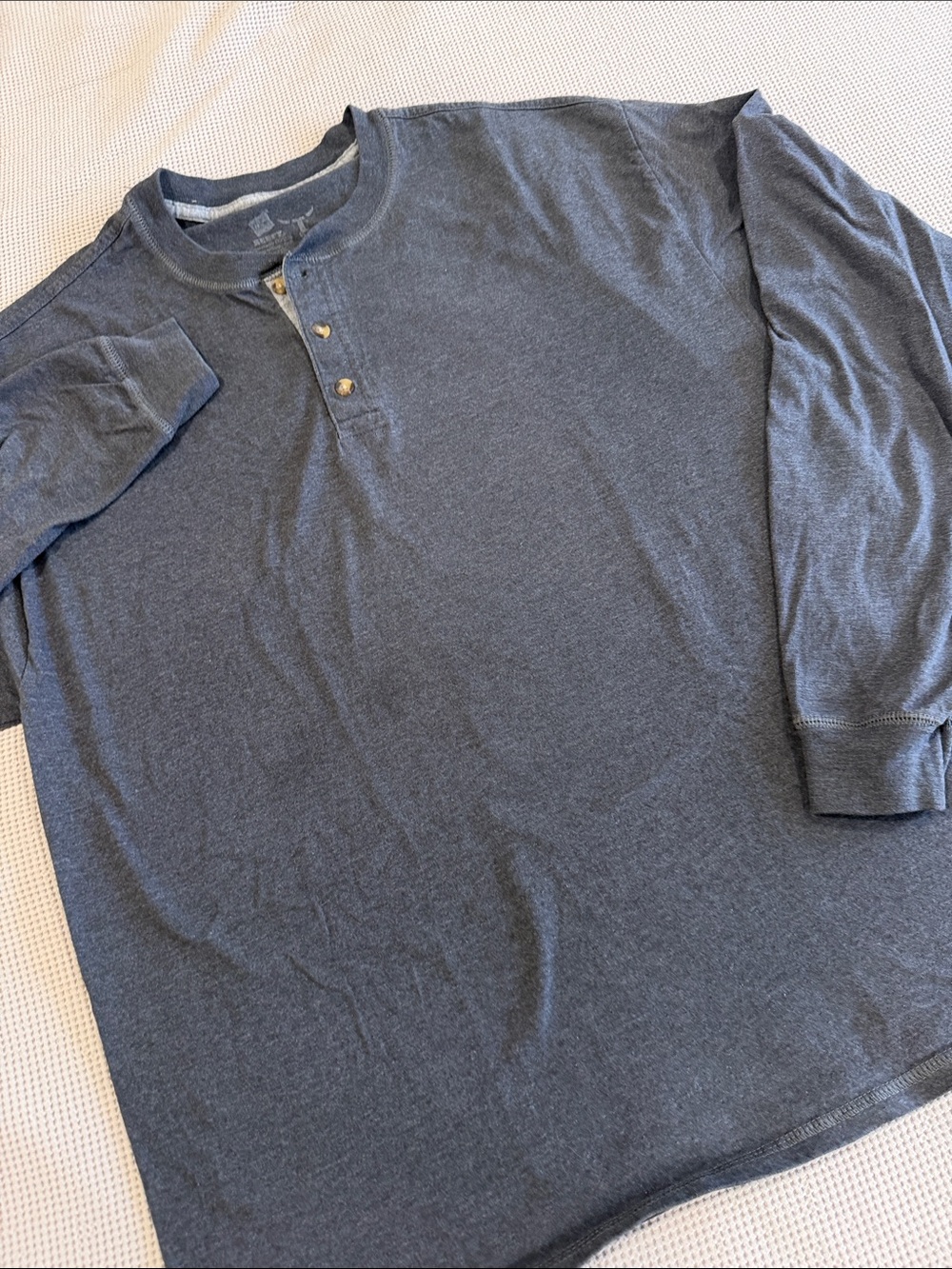 Men's Long-Sleeve Henley Shirt in Heather Navy
